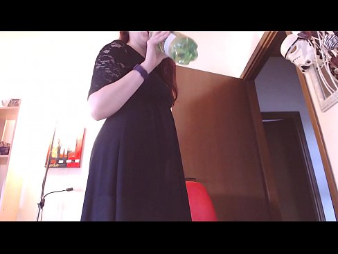 ❤️ Mtumwa mtiifu ambaye anapenda chupi chafu na ya kuvutia analazimika kupiga punyeto baada ya kutazama video hii! Ponografia kali ️❤